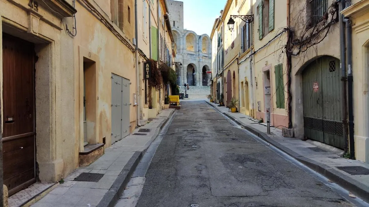 Arles Holiday - Le Refuge France